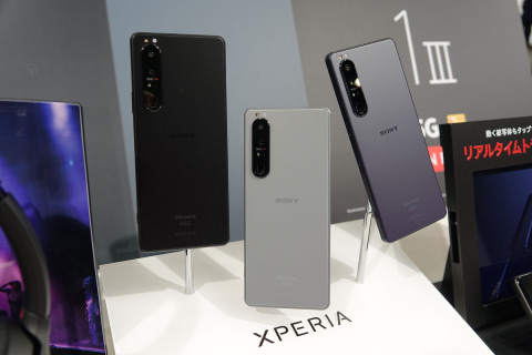 Xperia 1 III 本体 フロストグレー docomo ドコモの21年夏モデル「Xperia 1 III」――世界初の4K/120Hz