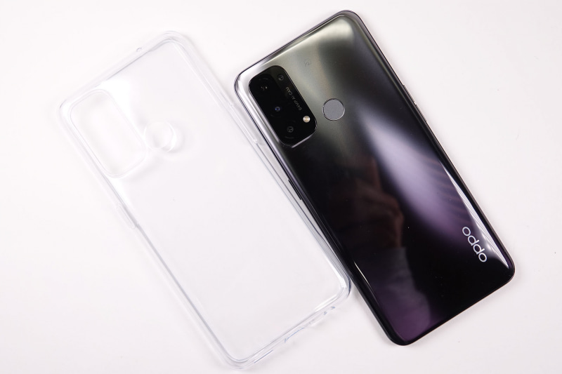 パッケージには専用ケースが付属する