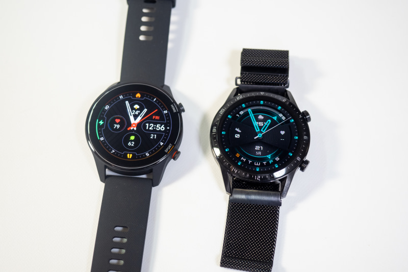 HUAWEI WATCH GT 2（右）からMi Watch（左）に乗り換えようと思ったのですが･･････