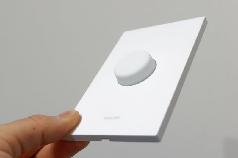 台座にボタン1個だけ