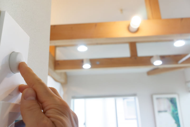 自宅ではダイニングの照明の操作に割り当てている