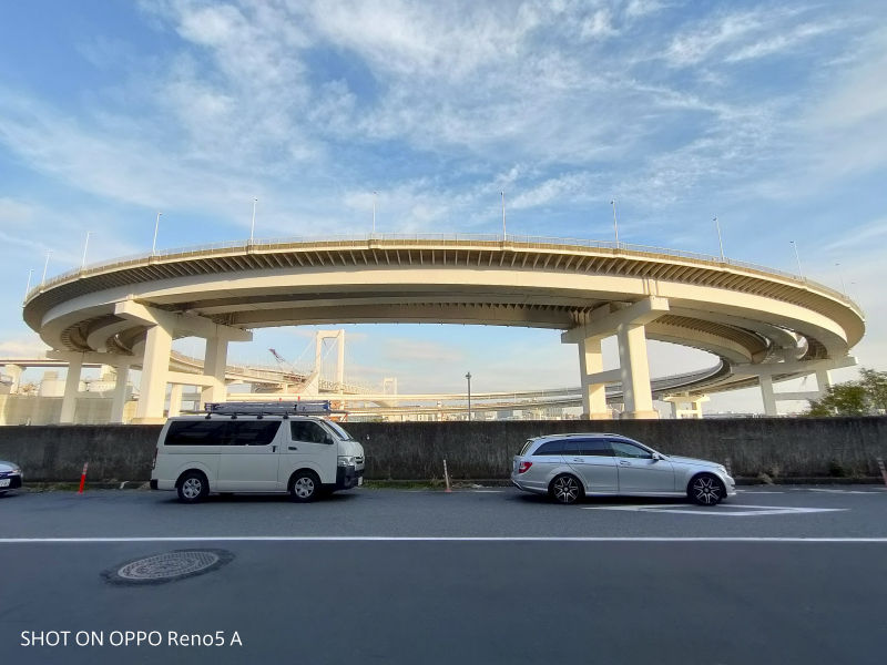 超広角カメラ。画角119°の超広角カメラを搭載。ゆがみが少なく広々とした一枚が仕上がる