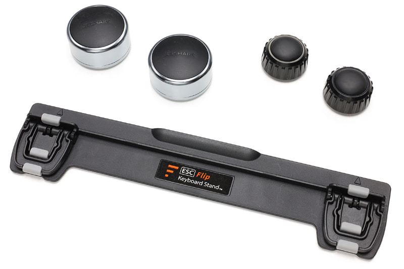 キーボードの傾斜を増して快適性を高めるグッズ各種