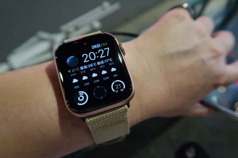 こんなときのApple Watchのフェイスには、月の状態とお天気、方角がわかる「インフォグラフモジュラー」がいいですね。しっかり曇り予報でした。
