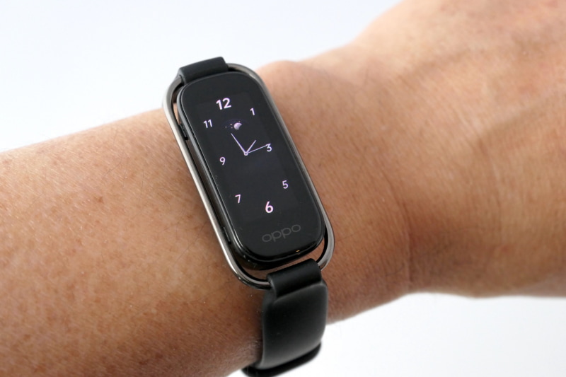 文字盤のデザインは40種類が用意されていて、5種類がプリセットされている