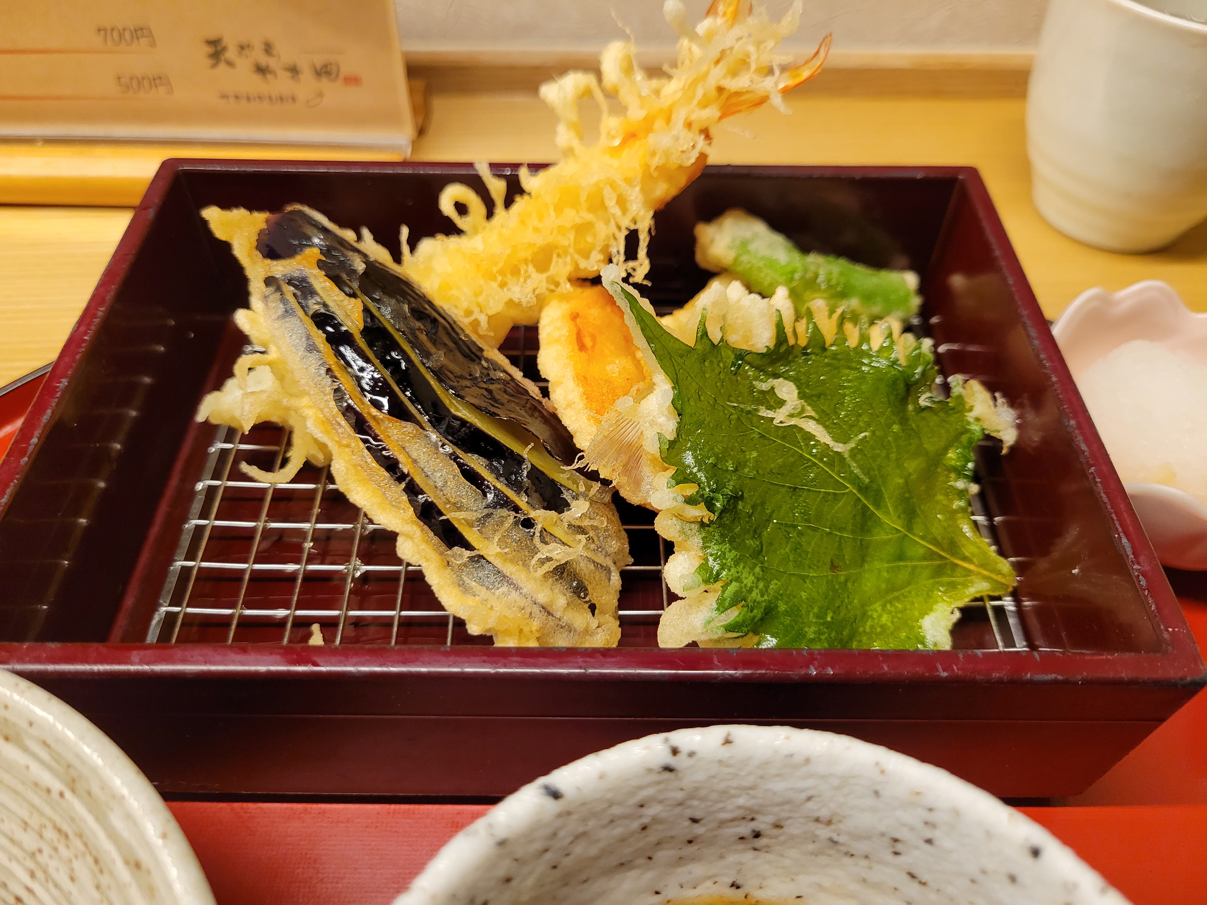 油でつやつやしたものって、なぜこんなにおいしそうに見えるのでしょうか。