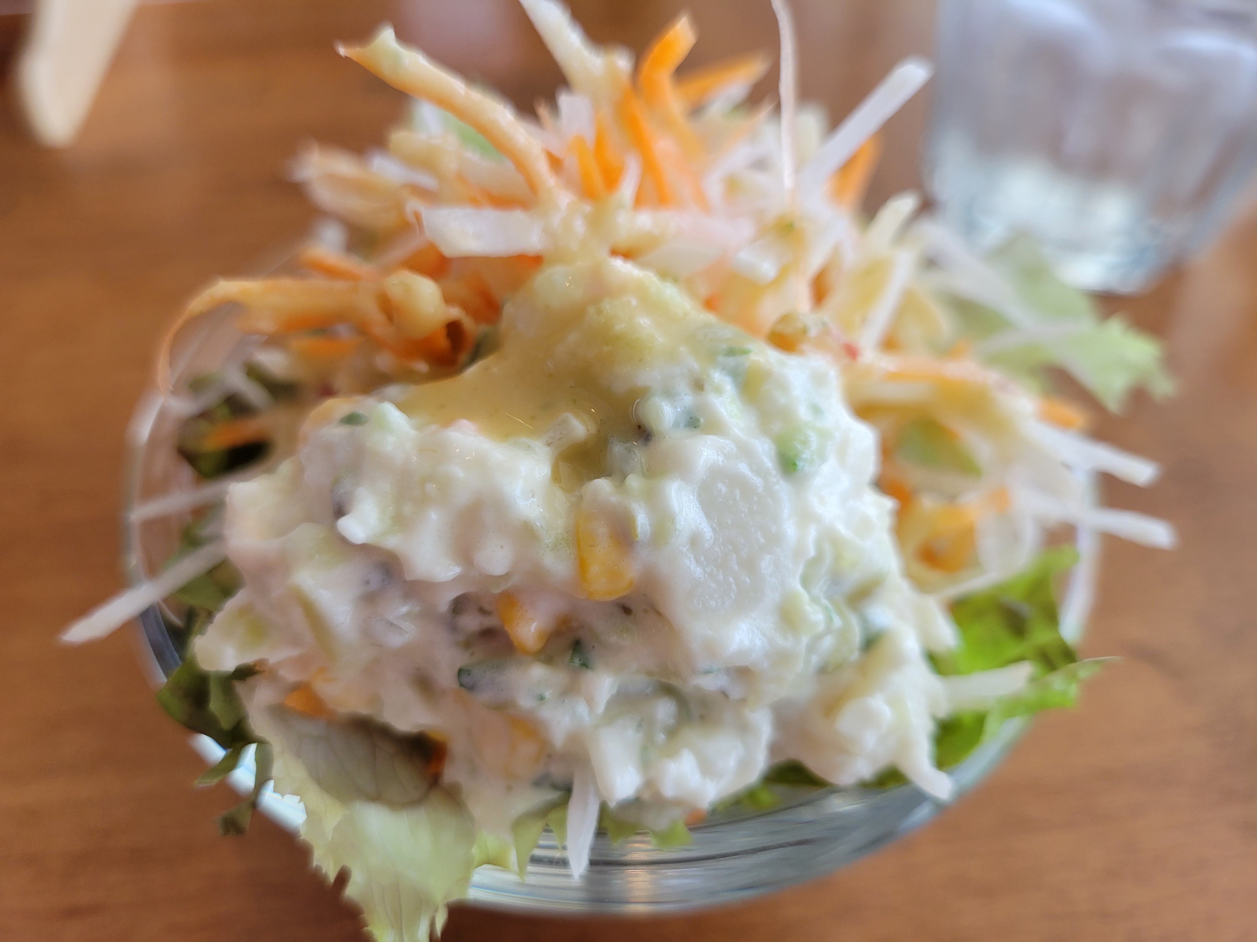 普通に「写真」で撮りましたが、A52の写真は自動でマクロの食事モードに。S21の方が明るく撮れています。（左：Galaxy S21 5G、右：Galaxy A52 5G）