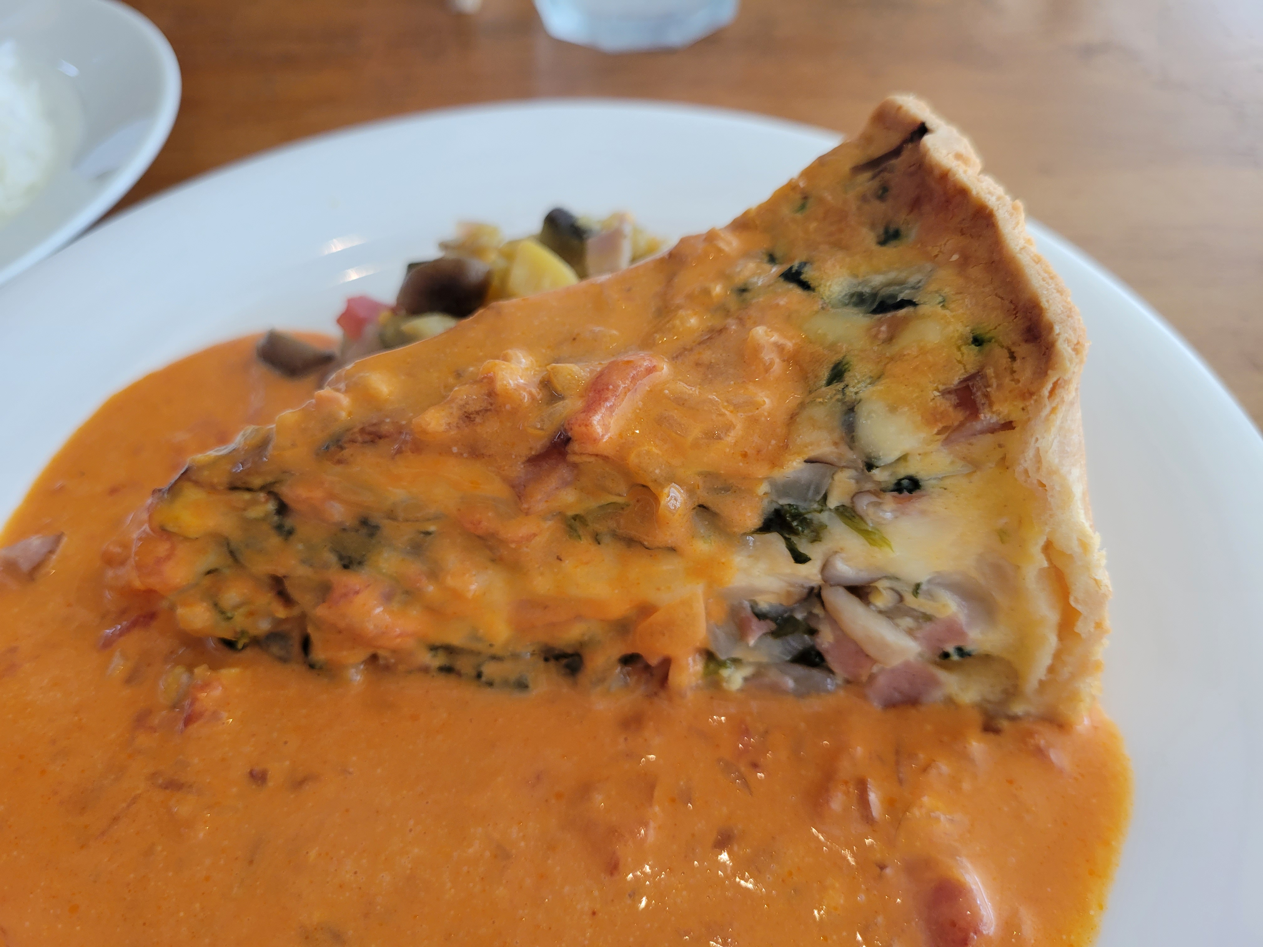 この写真はほとんど見分けが付きません。むしろA52の方が少し明るいです。（左：Galaxy S21 5G、右：Galaxy A52 5G）