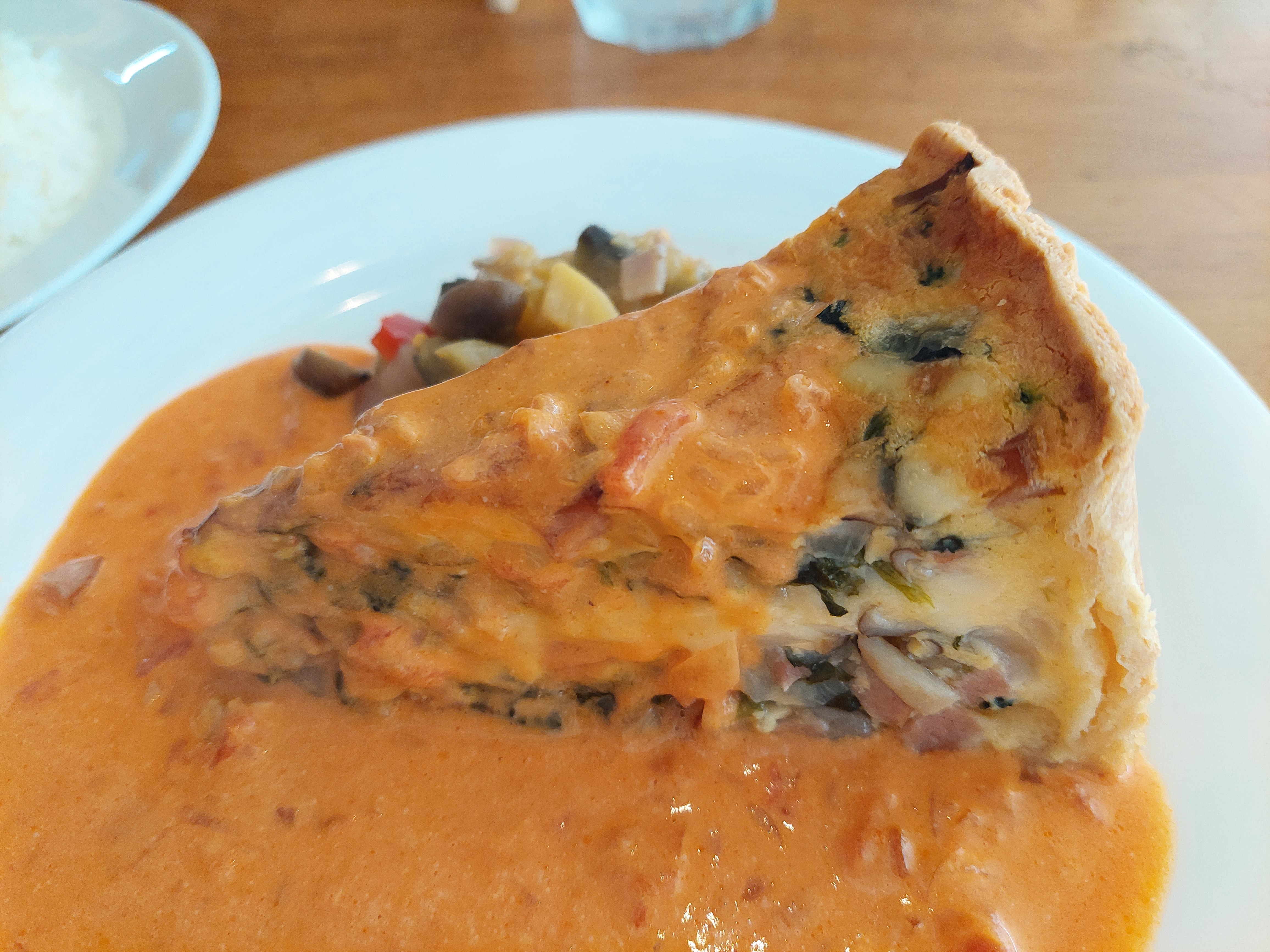 この写真はほとんど見分けが付きません。むしろA52の方が少し明るいです。（左：Galaxy S21 5G、右：Galaxy A52 5G）