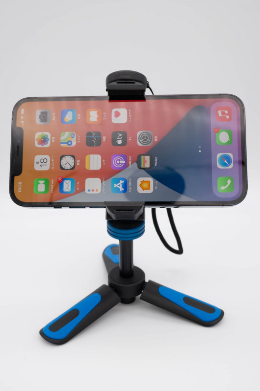 横向きでも使える。低くすれば映像視聴にも便利そう