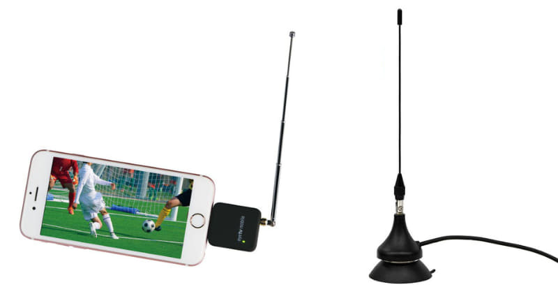 2種類のアンテナが付属。左のチューナーの右上に付いているのはロッドアンテナ。右はスタンドアンテナで、ケーブルの先をチューナーに接続して使う。スタンドアンテナの下部は吸盤付きの台座になっていて、上部のアンテナとは分離できる。台座とアンテナはマグネットで吸着する。なお、これら2種類のアンテナの同時使用はできない。