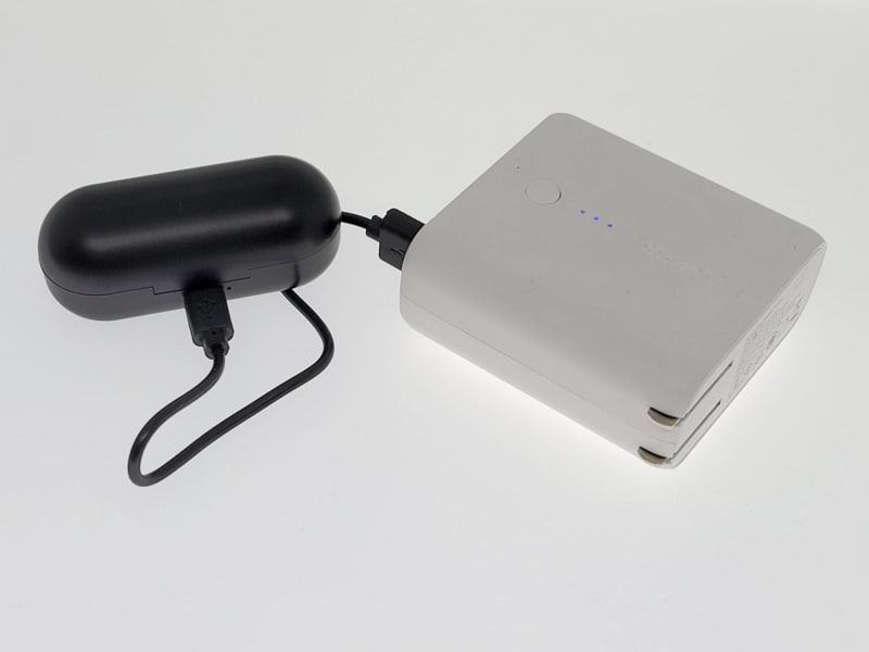 普段は余ってるUSBモバイルバッテリーを充電ステーションに使っている