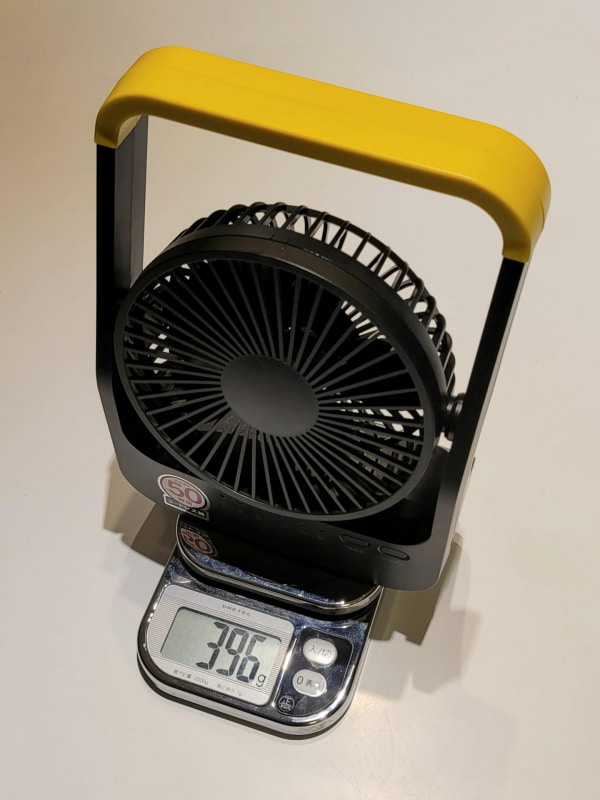 本体は実測396gと軽量