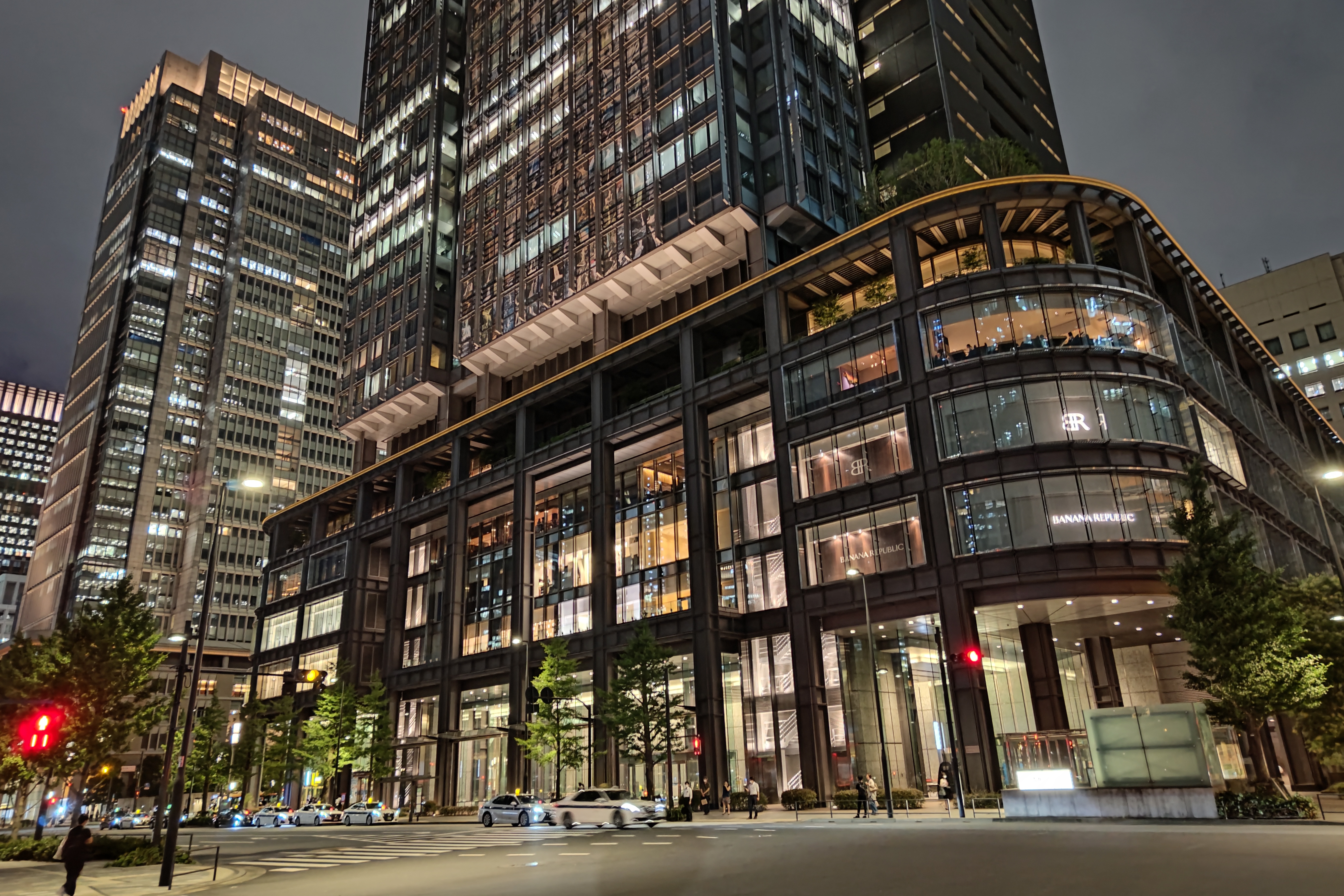 大型センサーの恩恵か、夜景もクッキリと鮮明に撮れる