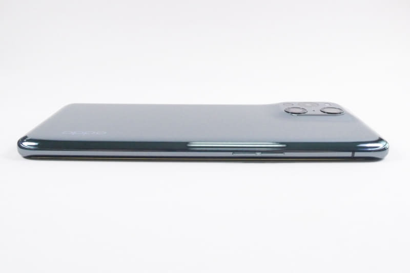 左側面、音量ボタン