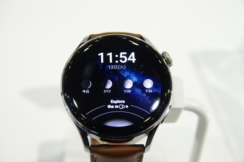 リューズを回して操作できる