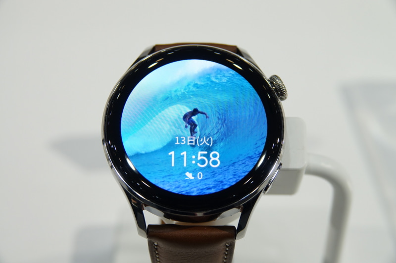 動画のウォッチフェイス。時間とともにサーフィンの様子が再生される