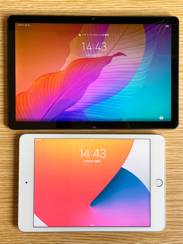 iPad miniとのサイズ比較。