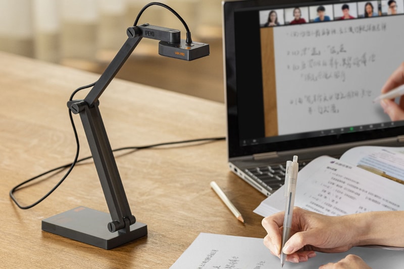 独特の構造ではあるがWebカメラなので、手元などを撮影して動画配信することもできる