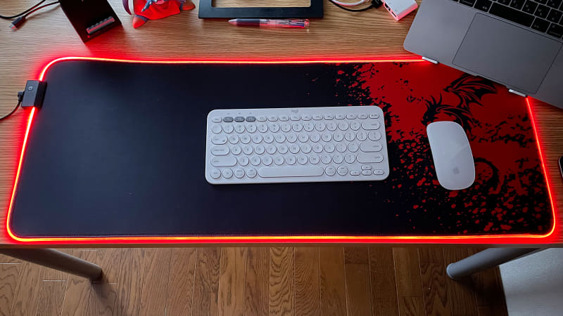 ちょっと暗くなってくるとLEDライトが存在感を放ち始めます。