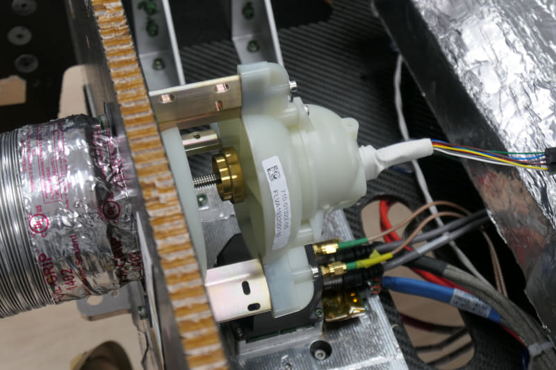 取り込んだ大気を調整するためのバルブ