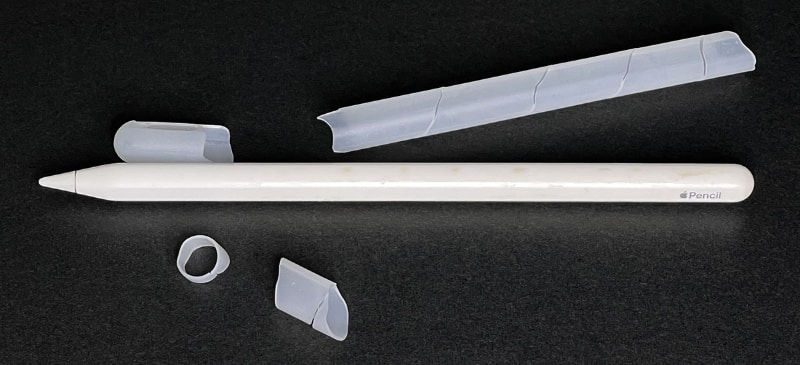 ケースがあまりにも抜けないので、結局カットしてApple Pencilを取り出した。ペンの中央〜右側の所々に黄色いものがあるが、これがベタベタ物質なのであった。