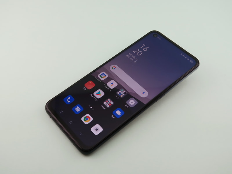 「OPPO Reno5 A」、約162.0mm（高さ）×74.6mm（幅）×8.2mm（厚さ）、約182g（重さ）、シルバーブラック（写真）、アイスブルーをラインアップ