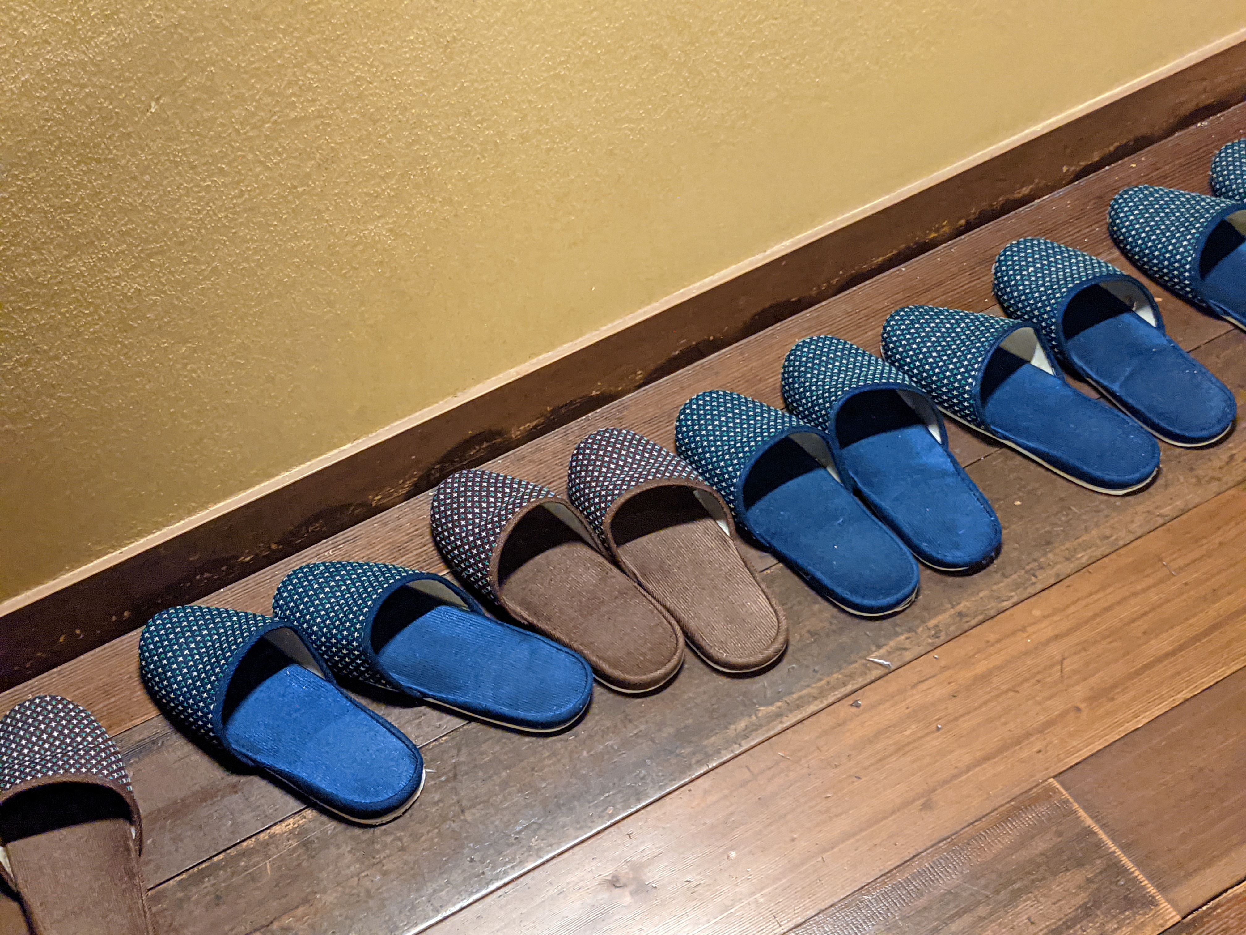 見学に訪れた温泉旅館で撮ったカット。ほぼ真っ暗な状態であったがご覧のように照明を当てたかのような明るさで撮影できた。しかもキレイに。これが「Night Sight（ナイトサイト）」の威力だ