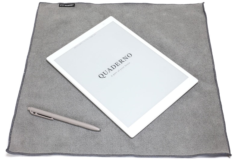 イージーラッパーMサイズで富士通<a href="https://k-tai.watch.impress.co.jp/docs/column/stapa/1343810.html" class="strong bn" target="_blank">「QUADERNO Gen.2」</a>のA5サイズを包む