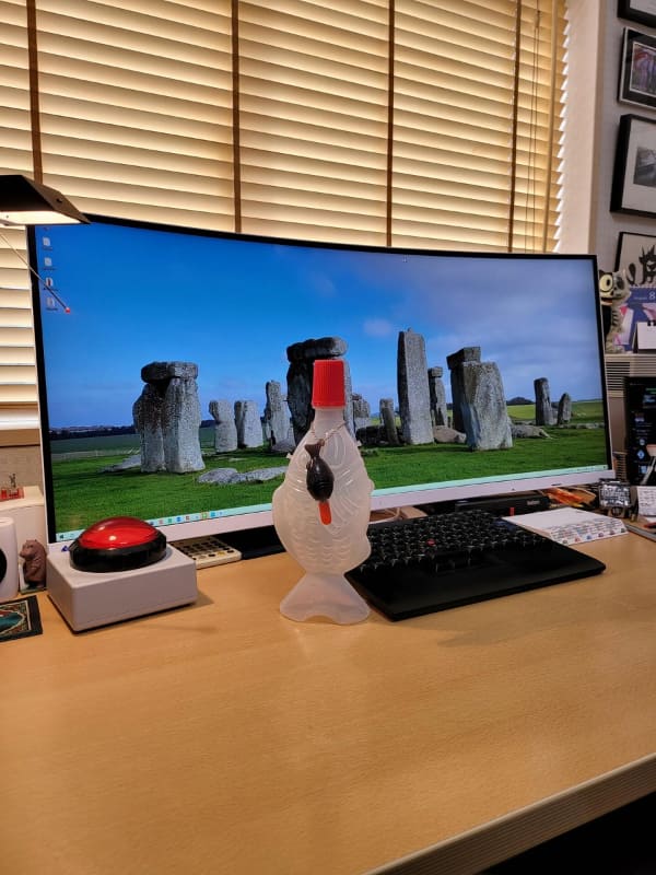 「"香る"醤油鯛ペン」とはサイズのギャップがあって面白いペアだ