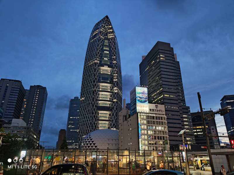 夜景をメインカメラで撮影