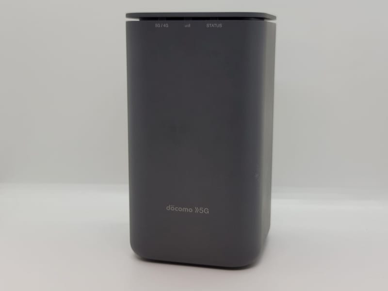 「home 5G HR01」外観
