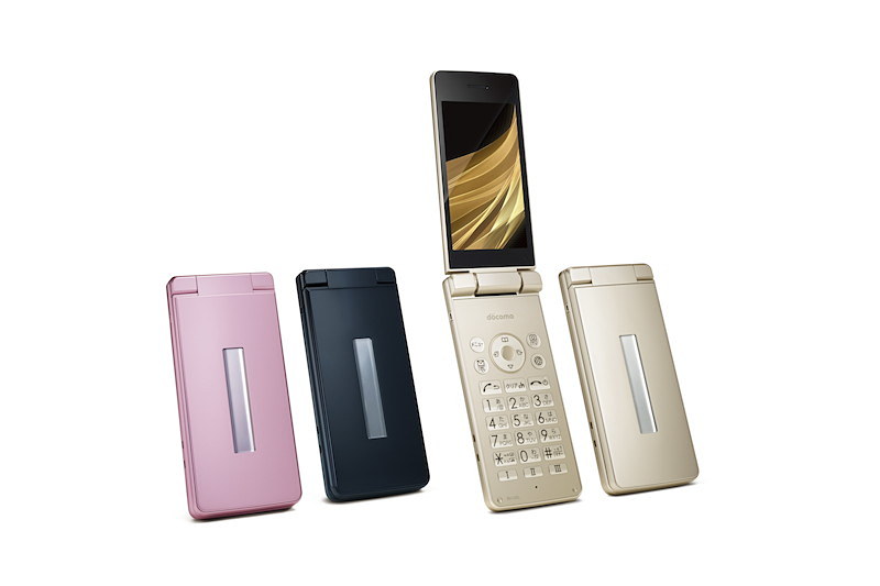 左から「arrows ケータイ F-03L」と「AQUOS ケータイ SH-02L」