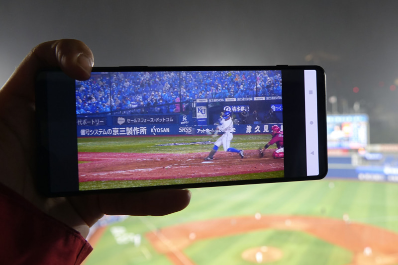 打者を3塁側（左）と1塁側（右）から