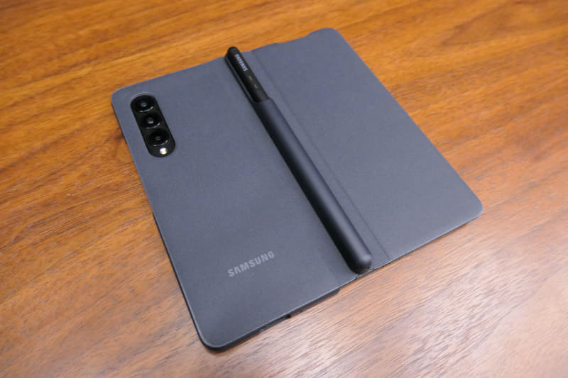 専用ケース「Flip Cover with Pen」