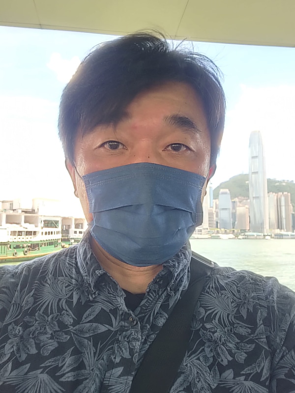 アンダーディスプレイカメラ屋外で逆光気味