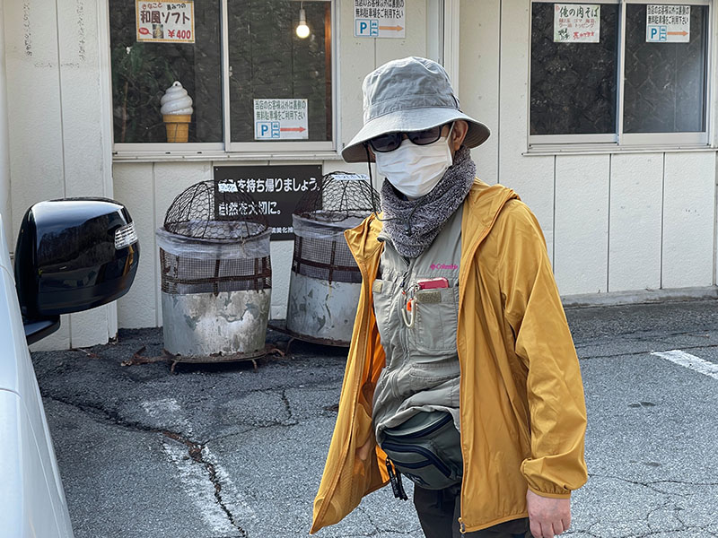 「ポートレートボケAI」ビフォーアフター。スライダーをちょっと調節するだけで背景がしっかりボケた。すご〜い♪