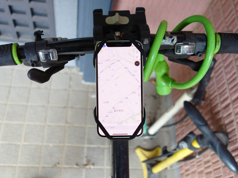 自転車に装着してみました。こちらはタテ方向。