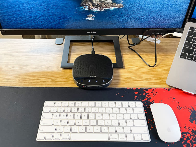 本体は約13×13cm。どすんとした安定感があります。