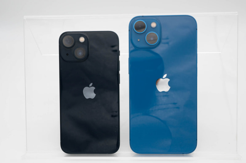 iPhone 13 miniとiPhone 13。スペックは同じだけどサイズがけっこう違う