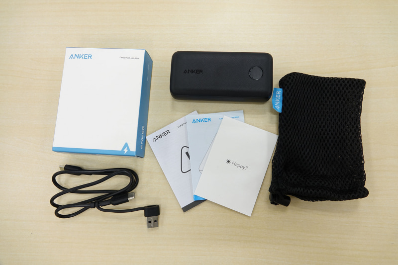 「PowerCore 10000 PD Redux」。パッケージには本体と収納ポーチ、USB-Aアダプター付きのUSB Type-Cケーブル、取扱説明書などが付属します