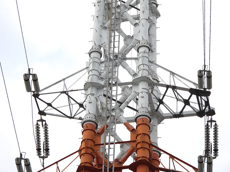 鉄塔の上方を300mm相当で。