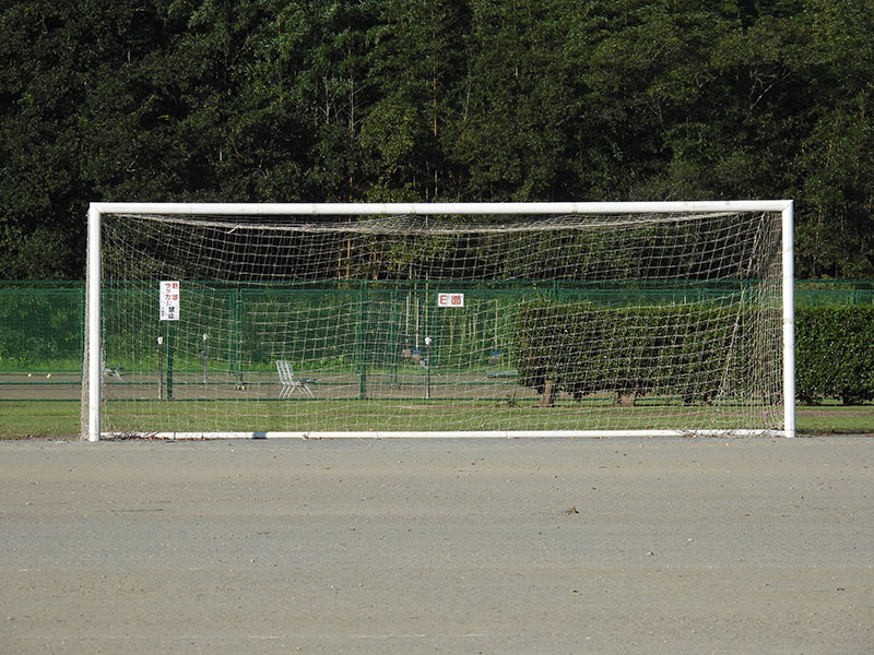 400mm相当。反対側のサッカーゴール全体が収まった。