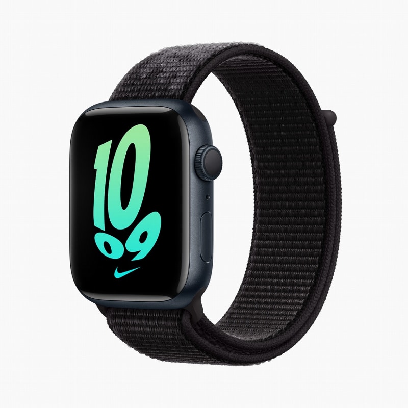 Nikeスポーツルームを装着し、新しい文字盤「バウンス」を表示したミッドナイトのApple Watch Nike