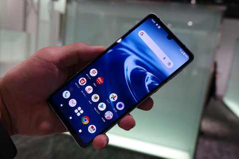 ドコモ、冬春モデルにシャープの「AQUOS sense6 SH-54B」 - ケータイ Watch