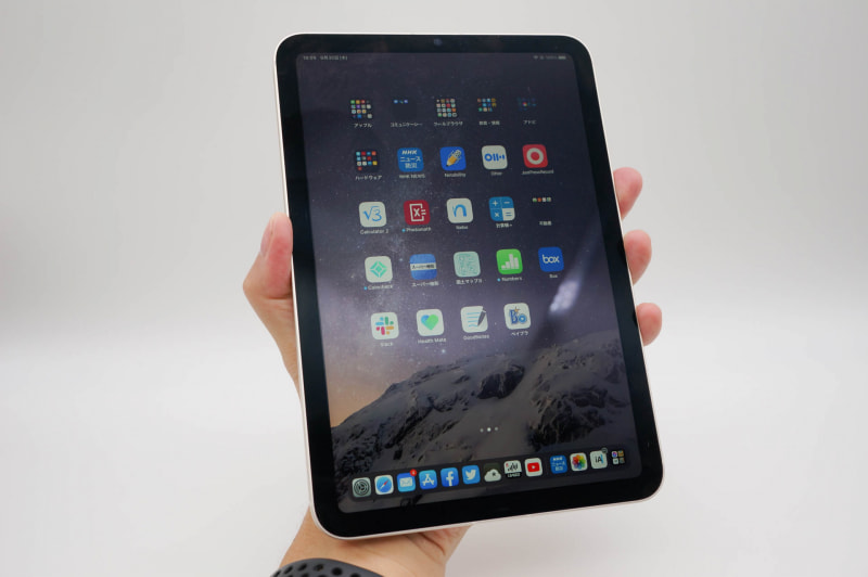 ゲームや動画などデカい画面と高性能GPUが必要な場面ではiPad miniを使う