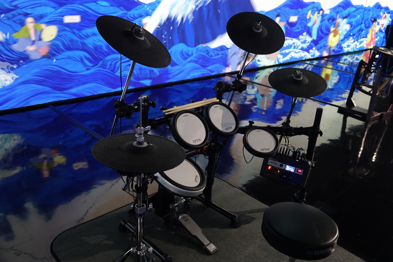 設置されている電子楽器