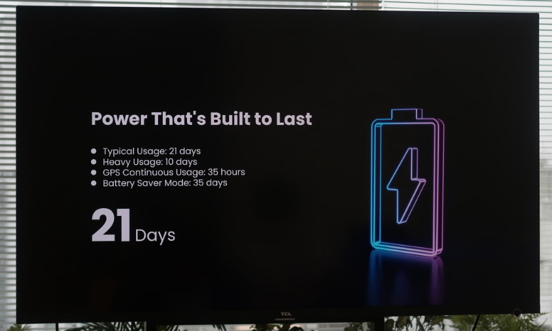 450mAhのバッテリーを内蔵し、通常で21日間、ヘビーユースでも10日間の利用が可能。バッテリーセーバーモードでは35日間も動作する