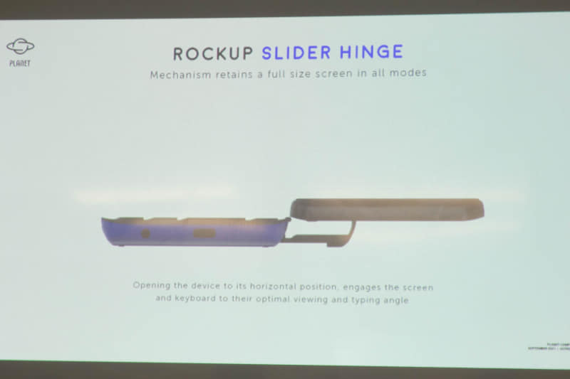 スライド機構。頑丈に作られているが、開いた状態で落としたりするとヤバそうである