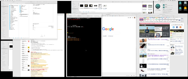 こちらは原稿を書いているときのウィンドウ配置。テキスト入力、Webブラウジング、メモ、ファイル操作など、それぞれの作業のどれかがやりにくいという印象はなくなった